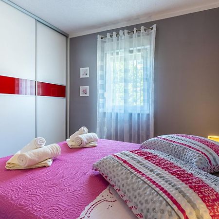 Apartman Laura Cres Exterior photo