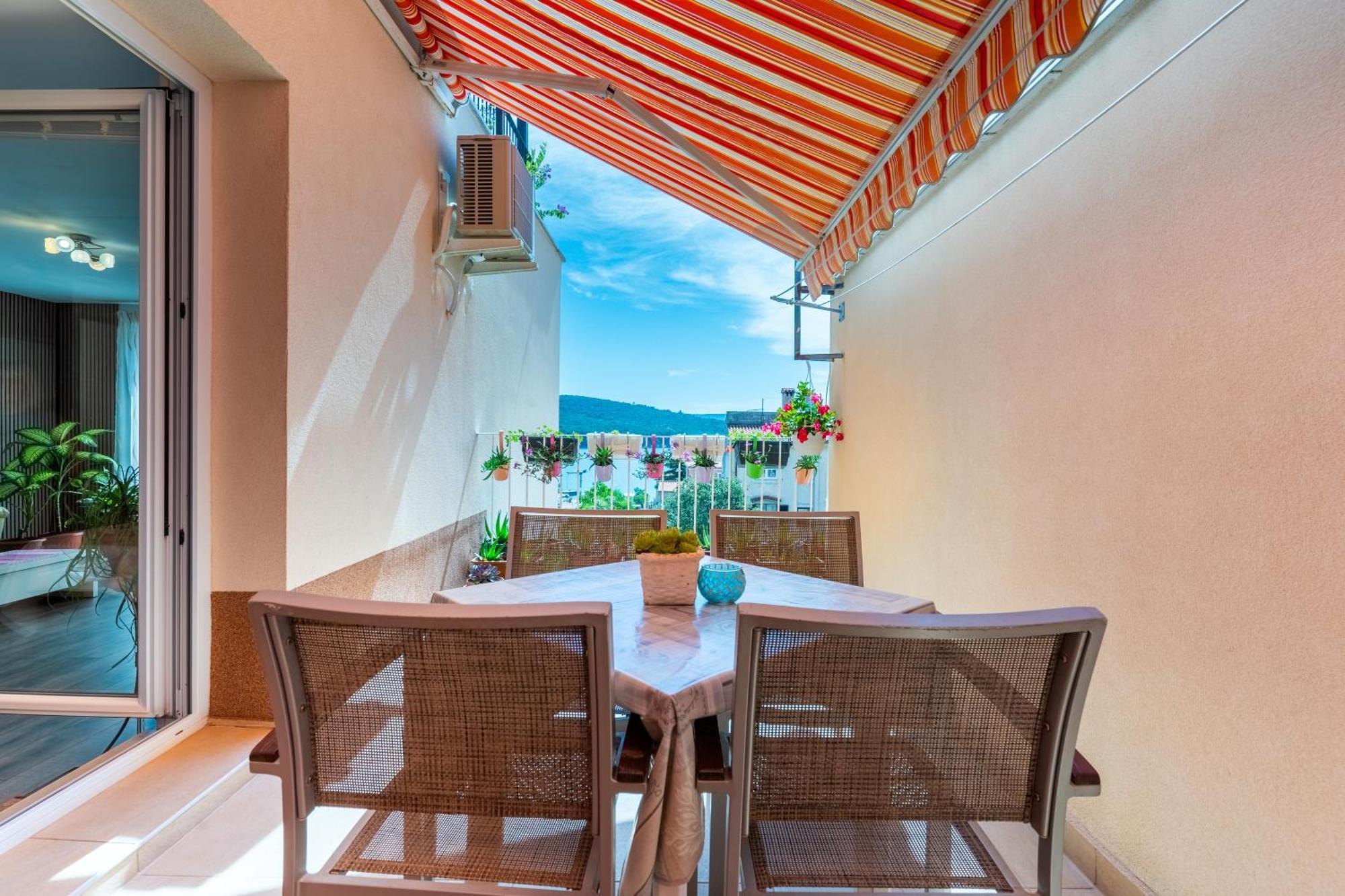 Apartman Laura Cres Exterior photo